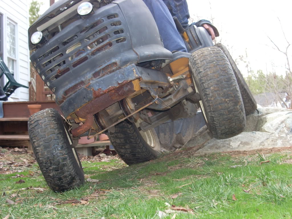 ai182.photobucket.com_albums_x267_bjharding_2007_mud_20mower_DSCN0212.jpg