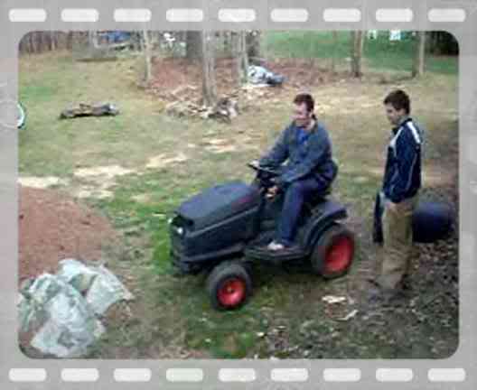 ai182.photobucket.com_albums_x267_bjharding_2007_mud_20mower_th_DSCN0207.jpg