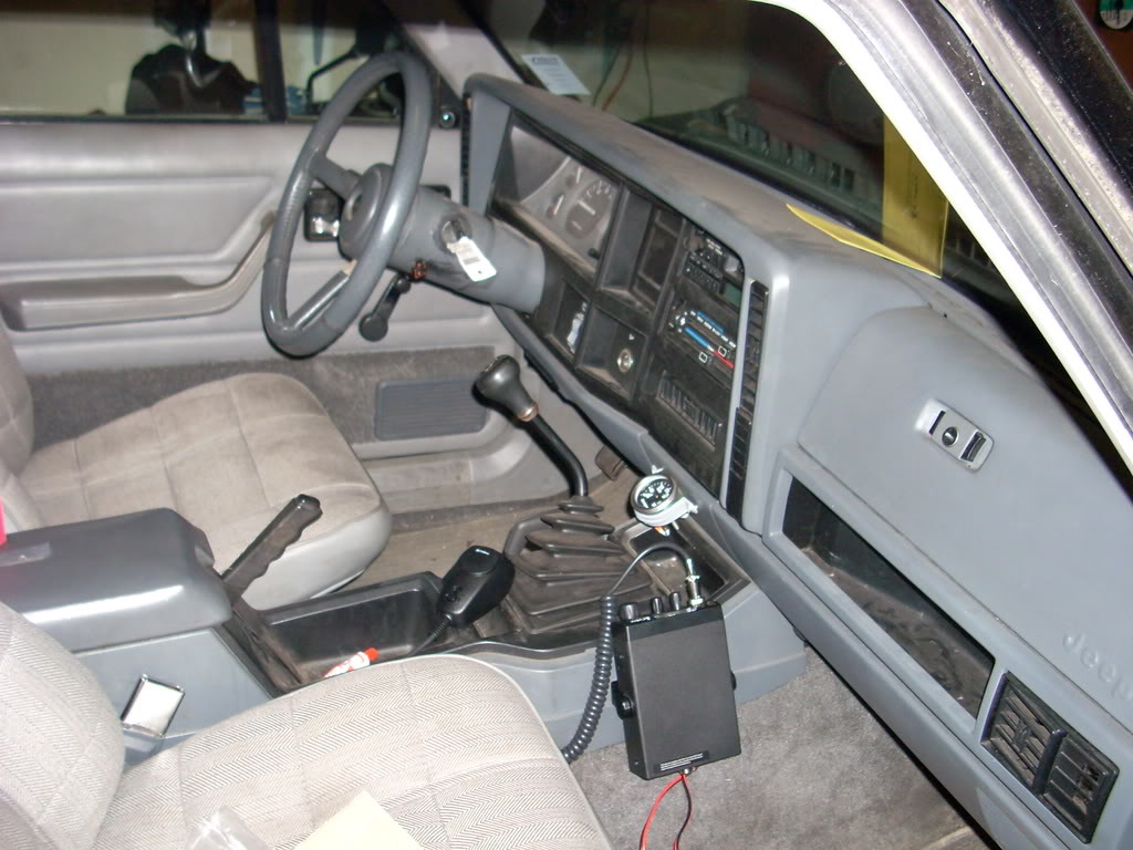 ai182.photobucket.com_albums_x267_bjharding_2007_mud_20mower_wills_20xj_DSCN0126.jpg