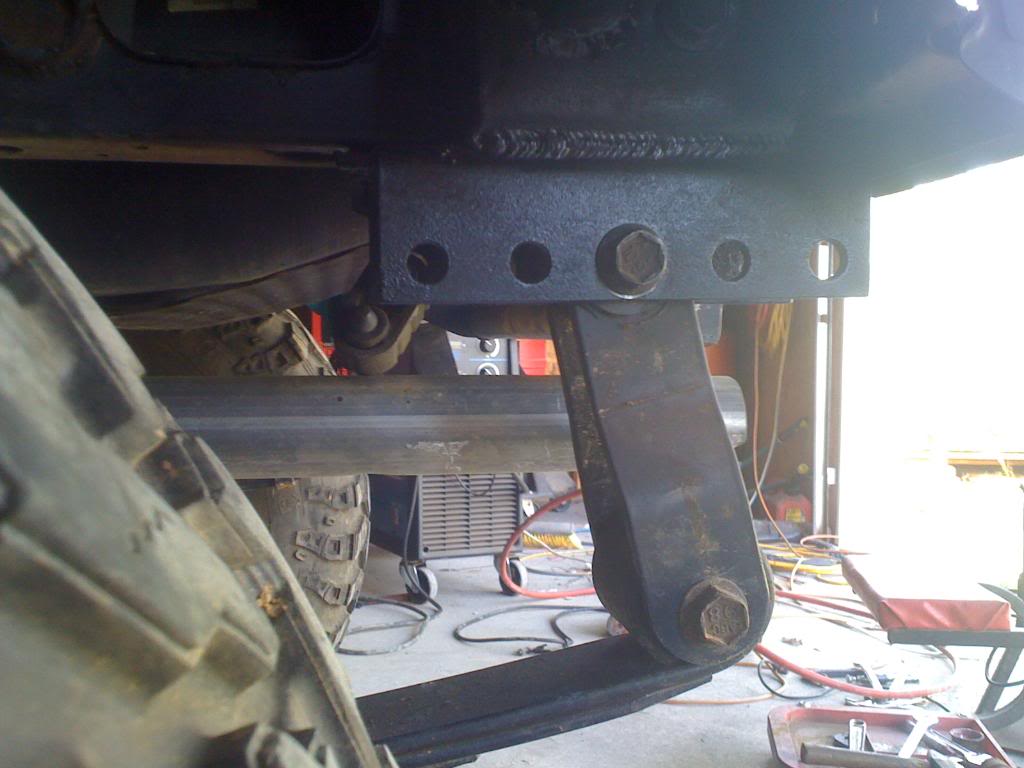 ai190.photobucket.com_albums_z249_99ncxj_xj_20axle_20swap_shacklebrackets013.jpg