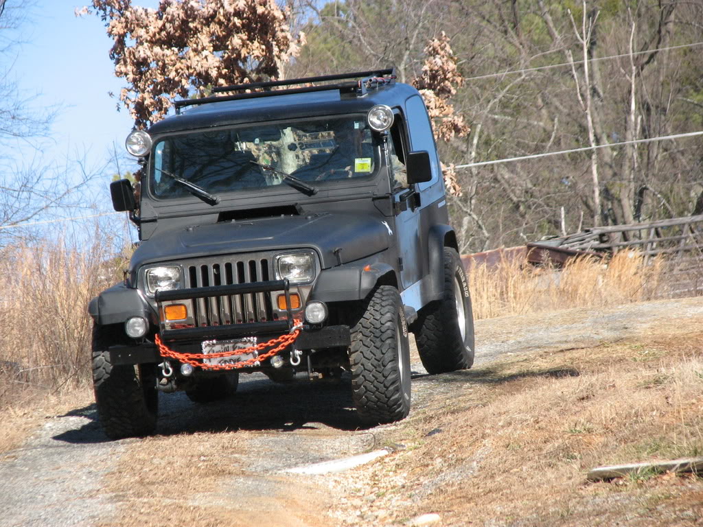 ai194.photobucket.com_albums_z48_CHAMPTS20_jeep161.jpg