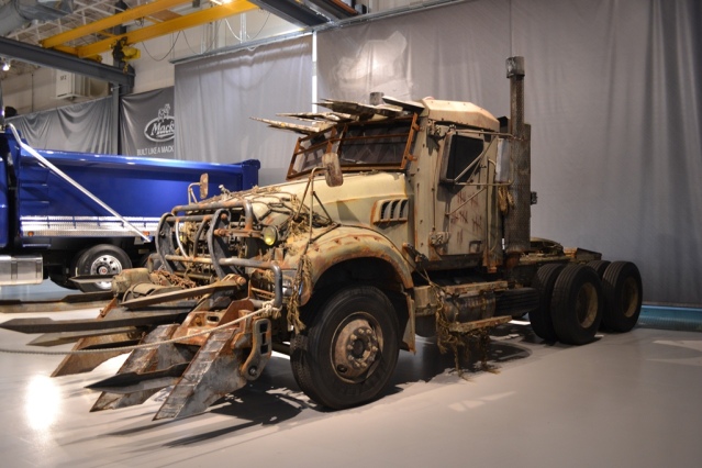 ai199.photobucket.com_albums_aa219_03CV200_Mack_20Trucks_Macungie_202012_DSC_5415.jpg