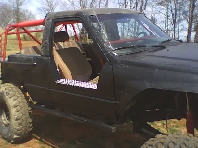 ai200.photobucket.com_albums_aa188_v8pickup_door.jpg