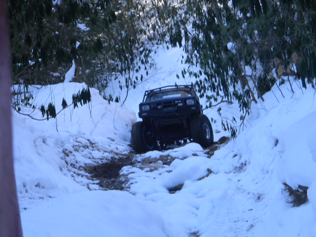 ai206.photobucket.com_albums_bb43_mom2maddy_photo_SnowwheelingCallalantee1_15_2010007.jpg