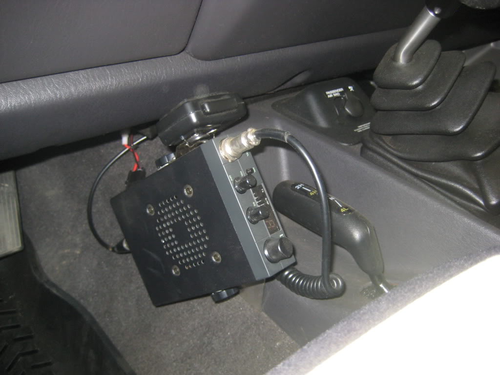 ai209.photobucket.com_albums_bb284_tlucier_Jeep_20CB_IMG_0002.jpg