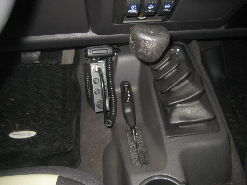 ai209.photobucket.com_albums_bb284_tlucier_Jeep_20CB_IMG_0008.jpg