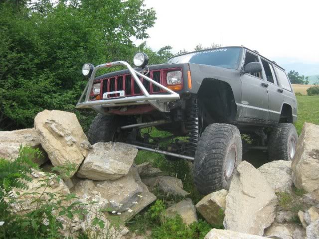 ai209.photobucket.com_albums_bb64_350z_photos_cherokee1.jpg