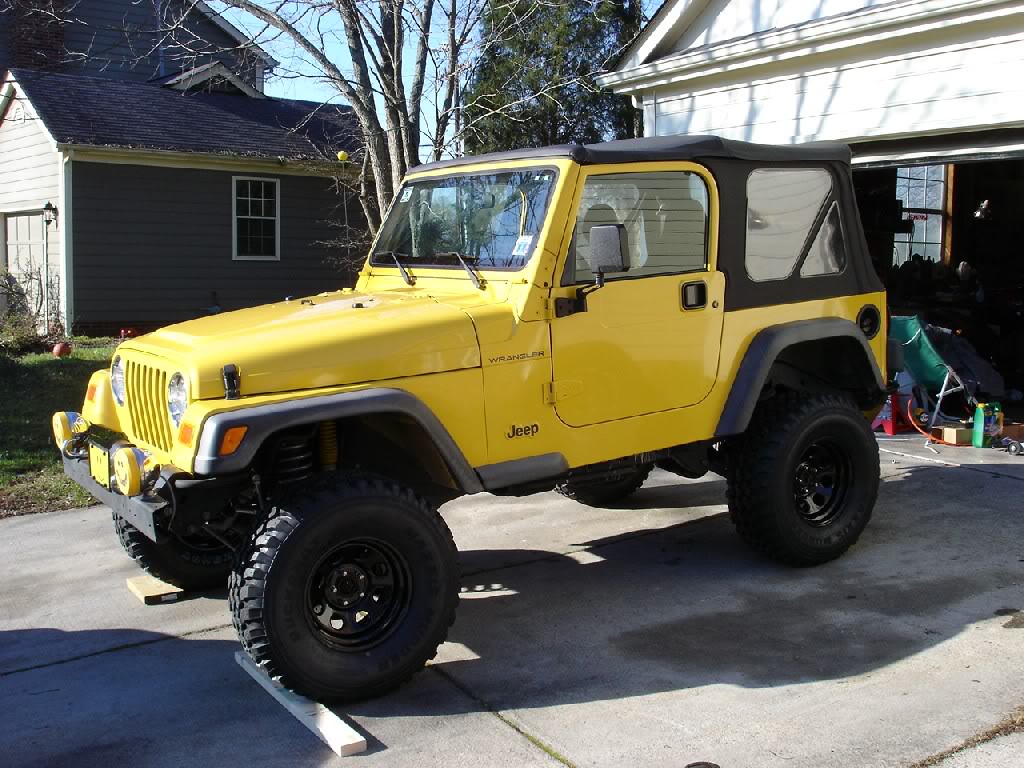 ai21.photobucket.com_albums_b284_amajeepman_ambers_20lift_AmbersJeepLift006.jpg