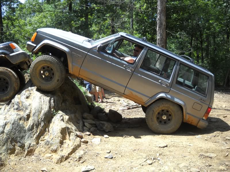 ai212.photobucket.com_albums_cc201_elrojogrande_Uwharrie_Aug_2010_ure6.jpg