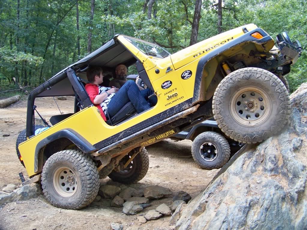 ai212.photobucket.com_albums_cc201_elrojogrande_Uwharrie_August_2010_2_100_1851.jpg