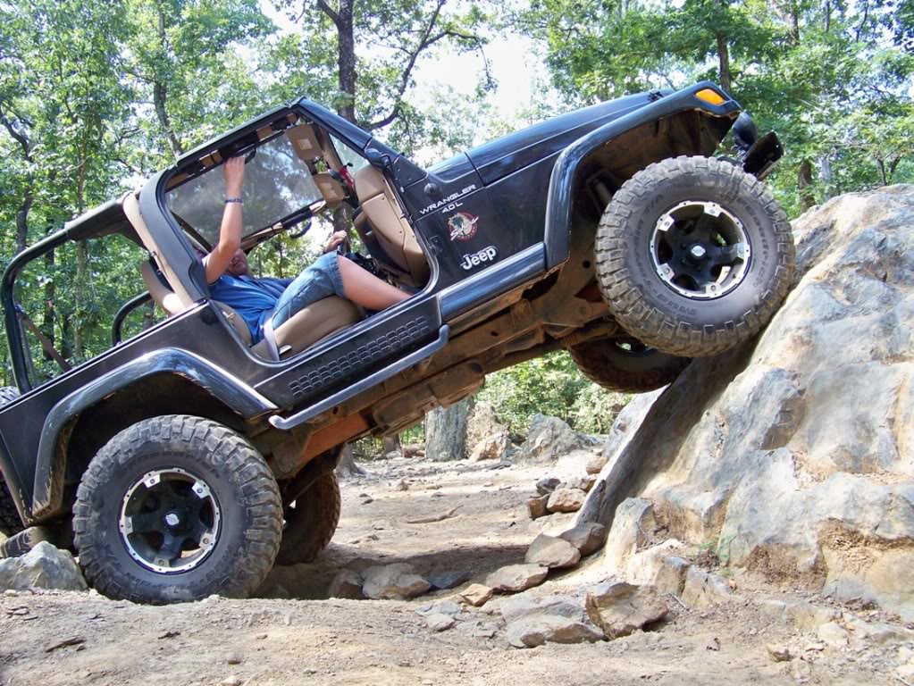 ai212.photobucket.com_albums_cc201_elrojogrande_Uwharrie_August_2010_2_100_1859.jpg