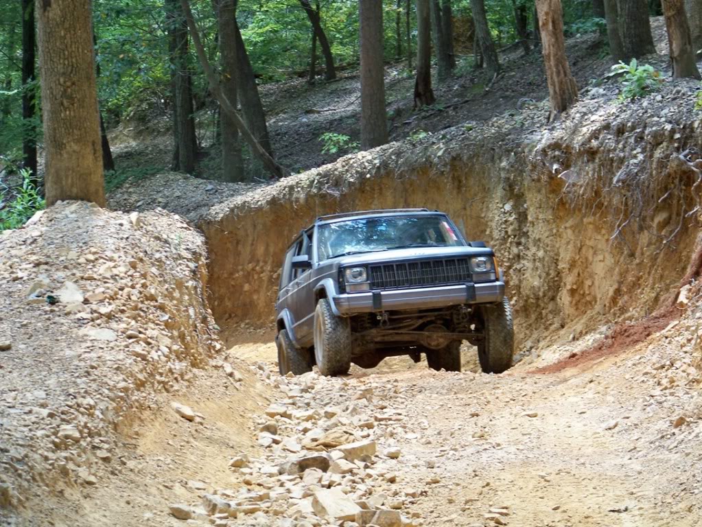 ai212.photobucket.com_albums_cc201_elrojogrande_Uwharrie_August_2010_2_100_1866.jpg