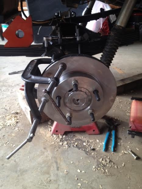 ai215.photobucket.com_albums_cc29_R_Queen_Jeepster_20build_201_zpssyqlzp0a.jpg