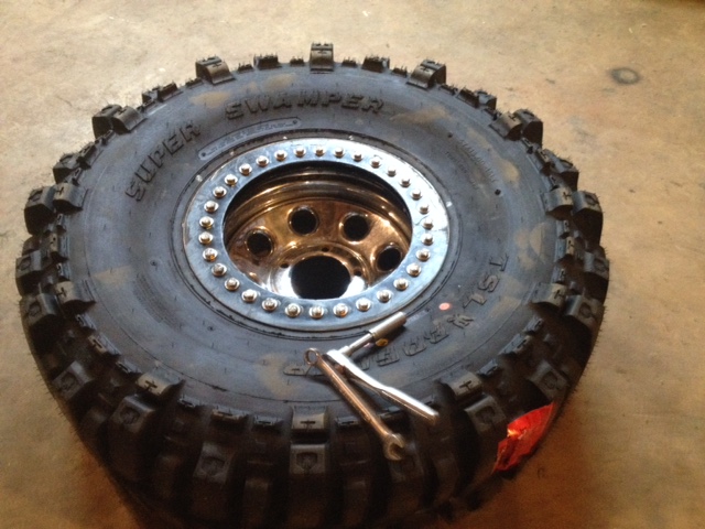 ai215.photobucket.com_albums_cc29_R_Queen_Jeepster_20build_zpsmq0sut8z.jpg