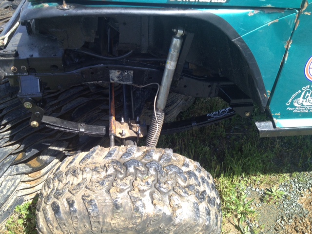 ai215.photobucket.com_albums_cc29_R_Queen_Jeepsterbuild_206_zpshiskiipl.jpg
