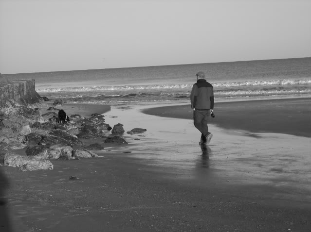 ai216.photobucket.com_albums_cc214_cmorman94_FortFisherJan312009115.jpg