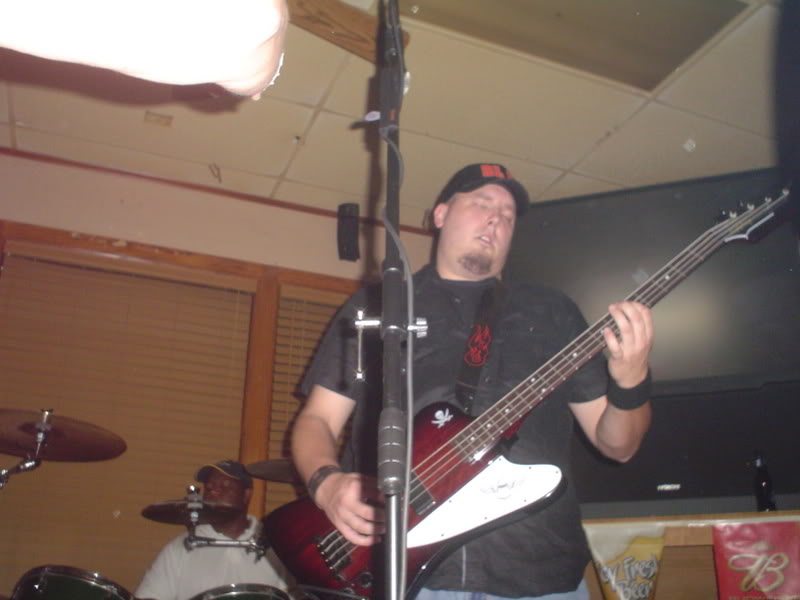 ai218.photobucket.com_albums_cc167_levirocks_bucket_DSC01950.jpg