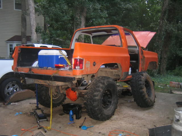 ai22.photobucket.com_albums_b323_JonMetty_truckbuildup001.jpg