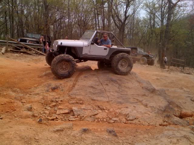 ai22.photobucket.com_albums_b349_foreman1063_Jeep_201_20ton_20build_UNF.jpg