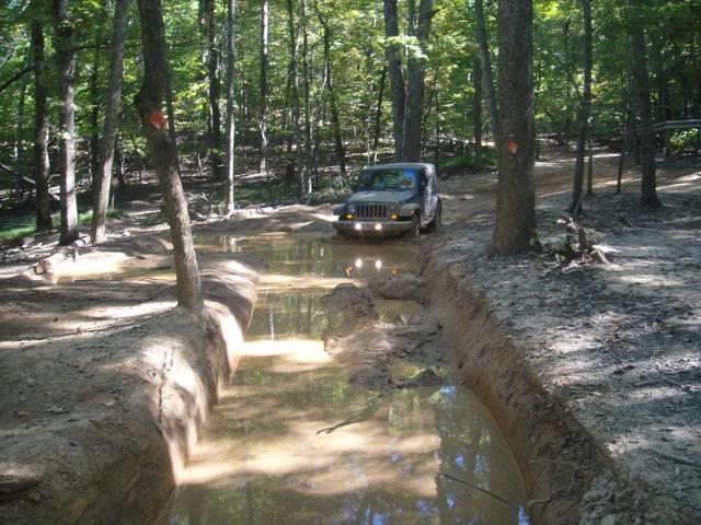 ai225.photobucket.com_albums_dd111_manofwar012_Uwharrie_2010_9_095.jpg