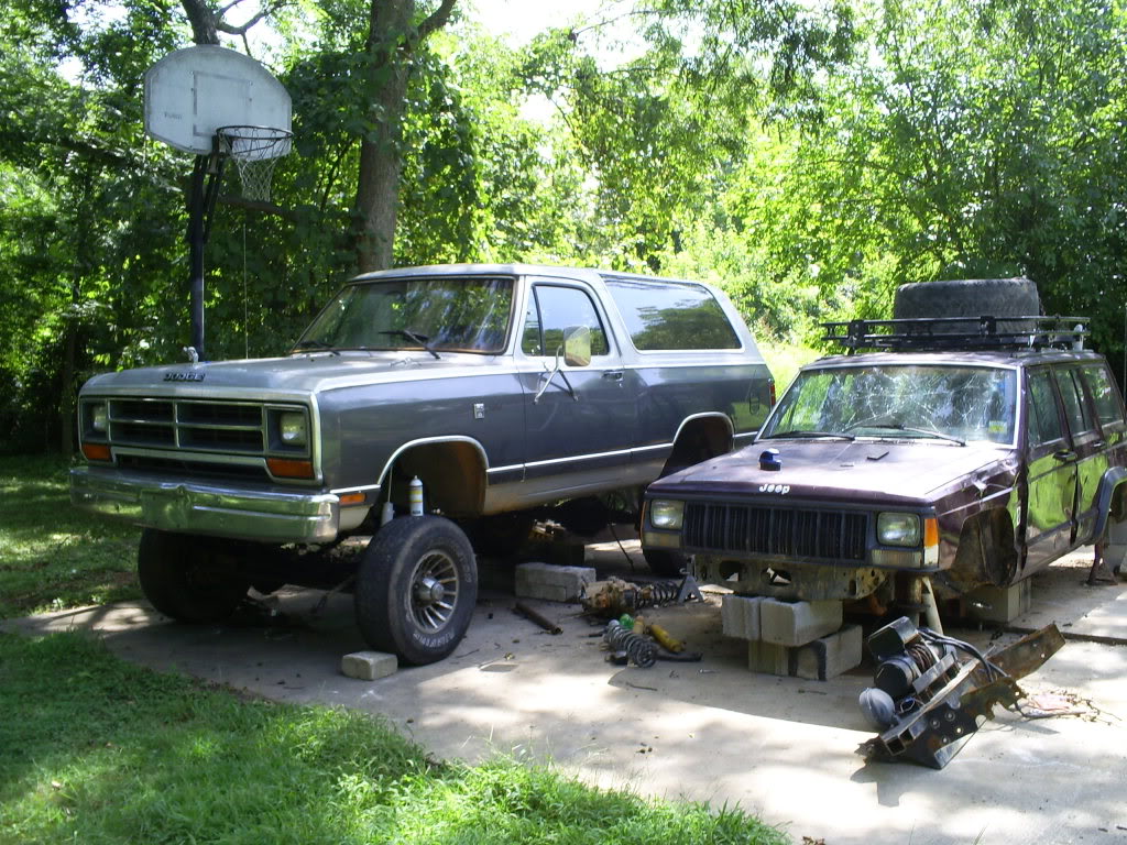 ai227.photobucket.com_albums_dd308_cheapcherokee89_truck004.jpg