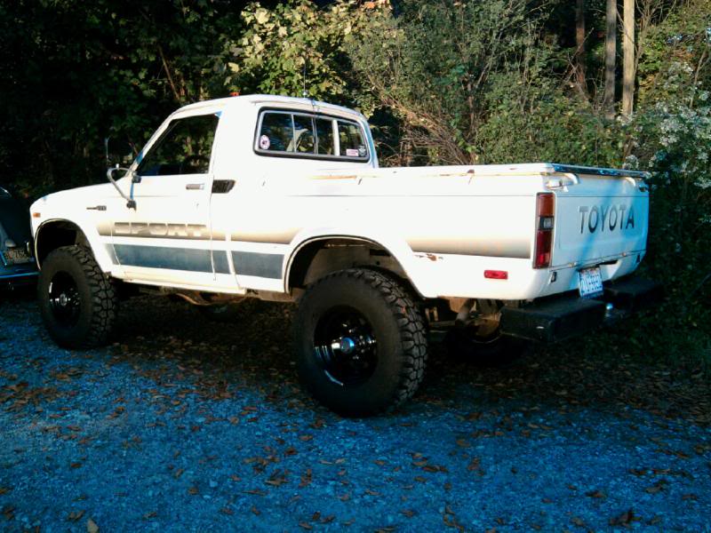 ai23.photobucket.com_albums_b356_vwwomack_1979_20toyota_20pickup_get_attachment_7aspx.jpg