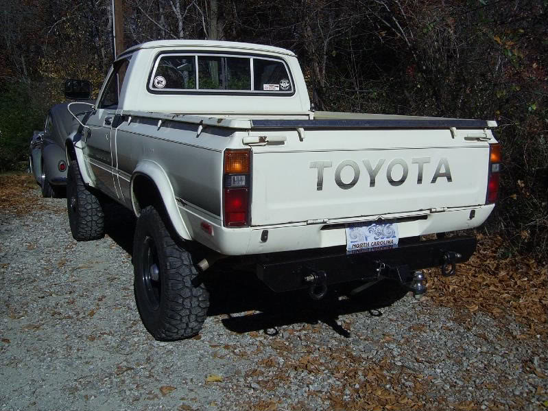 ai23.photobucket.com_albums_b356_vwwomack_1979_20toyota_20pickup_PIC_0012.jpg