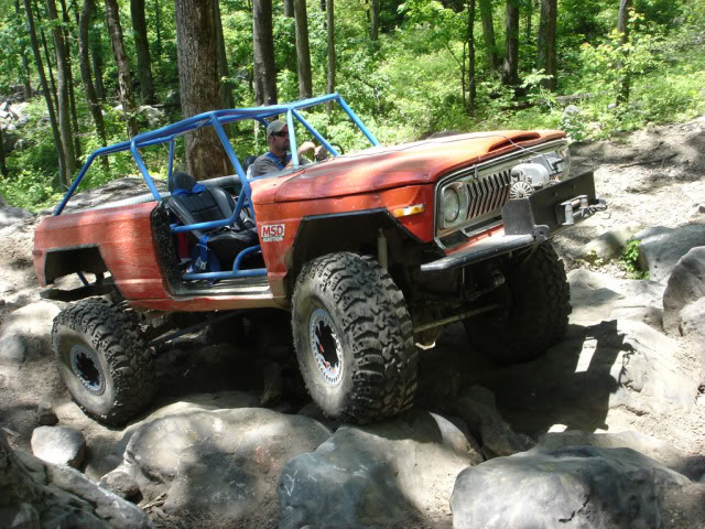 ai232.photobucket.com_albums_ee46_orangecherokee_75_20Cherokee_20Pics_DSC03758.jpg