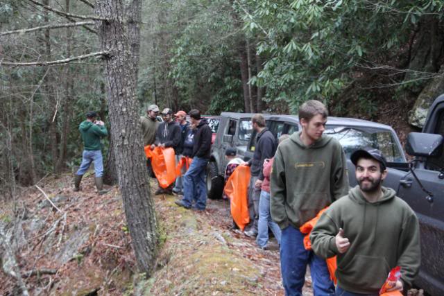 ai232.photobucket.com_albums_ee46_orangecherokee_Trail_20Clean_up_IMG_2920.jpg