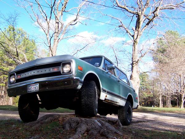 ai233.photobucket.com_albums_ee179_trustonlyme_1969Blazer2.jpg