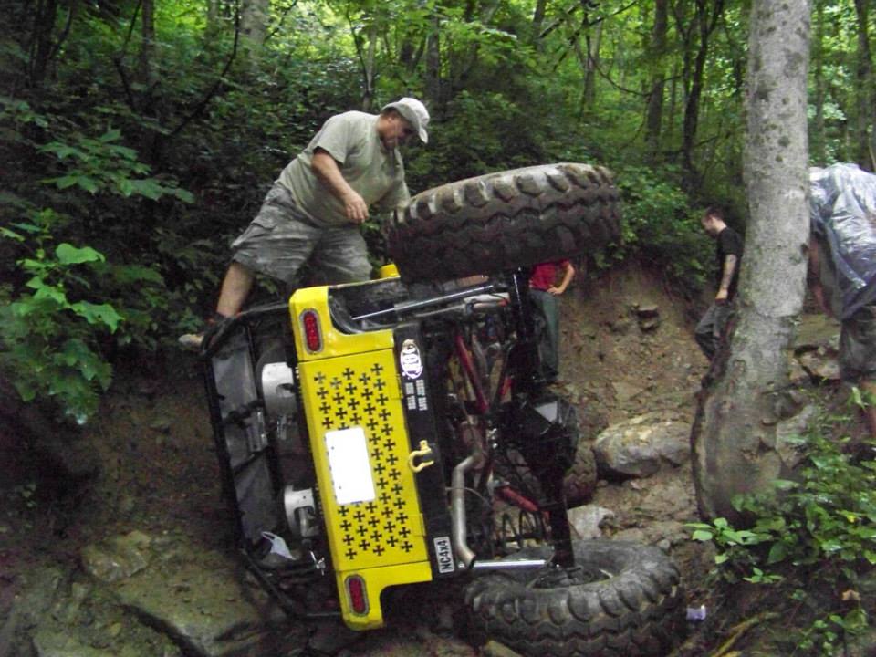 ai242.photobucket.com_albums_ff284_OlJeeps_Jeep_20Flop_20Pics_a0eda43b4ff41917a0f987004ce564cd.jpg