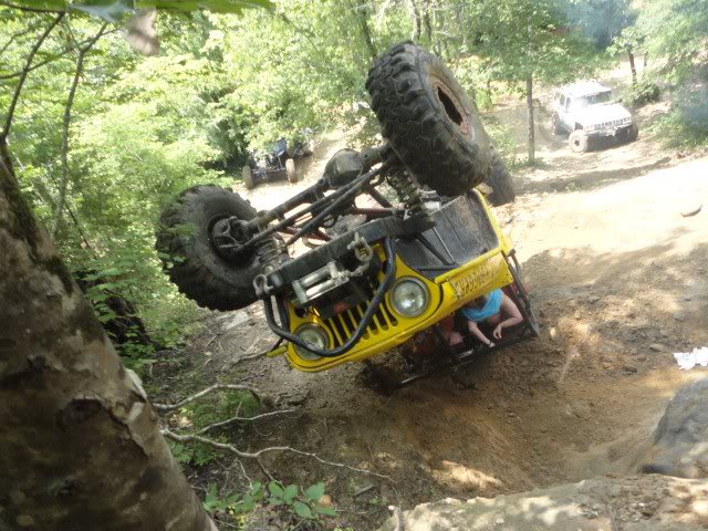 ai242.photobucket.com_albums_ff284_OlJeeps_Jeep_20Flop_20Pics_Rollover17TwistedIntentions.jpg