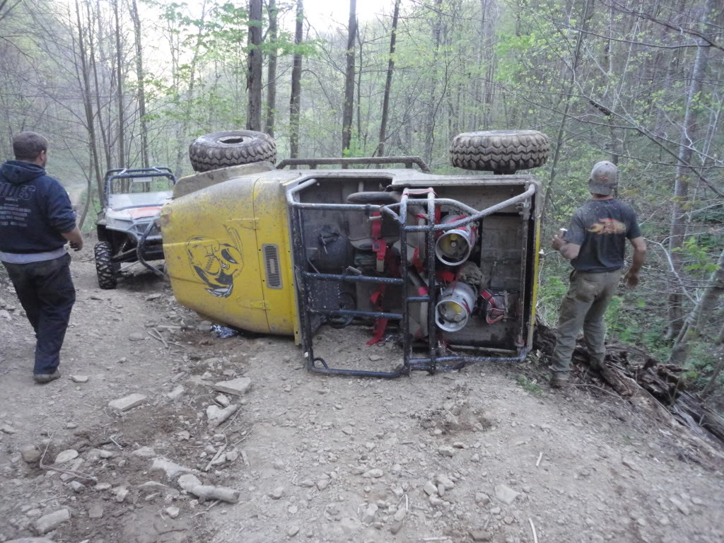 ai242.photobucket.com_albums_ff284_OlJeeps_Jeep_20Flop_20Pics_Rollover21Harlan2012.jpg