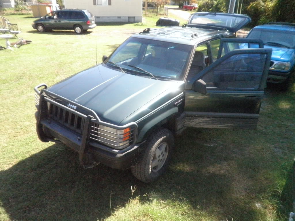 ai248.photobucket.com_albums_gg193_Ramoyer1_jeep_20zj_PA180008.jpg