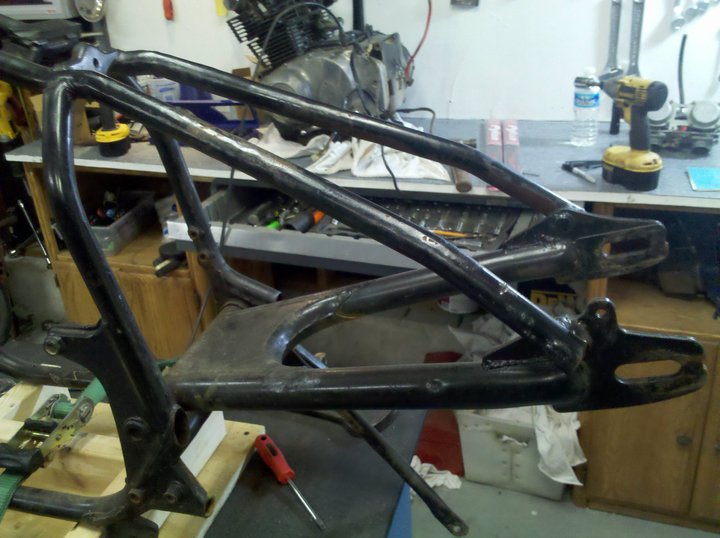 ai248.photobucket.com_albums_gg196_mcbeerob_Bobber_20Build_1680de1002683079952c1af856dad6e6932.jpg