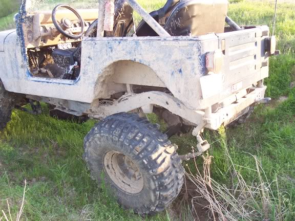 ai25.photobucket.com_albums_c80_88Mangler_Jeep_20and_20Truck_20Flexed_ImmaandJeep051.jpg