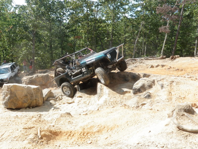 ai26.photobucket.com_albums_c118_Dan4jeepin_Uwharrie_209_18_10_P9180043.jpg