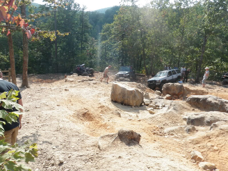 ai26.photobucket.com_albums_c118_Dan4jeepin_Uwharrie_209_18_10_P9180047.jpg