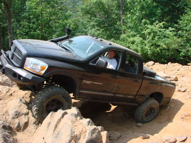 ai278.photobucket.com_albums_kk83_WHITEYBLACKPOWERWAGON_OFFROAD_20PICS_017.jpg