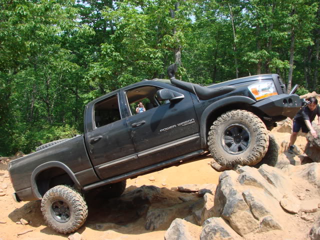 ai278.photobucket.com_albums_kk83_WHITEYBLACKPOWERWAGON_OFFROAD_20PICS_031.jpg