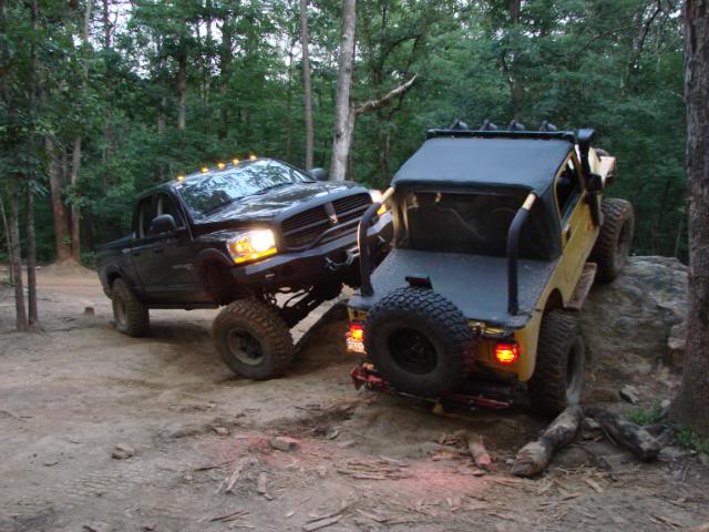 ai278.photobucket.com_albums_kk83_WHITEYBLACKPOWERWAGON_OFFROAD_20PICS_035.jpg