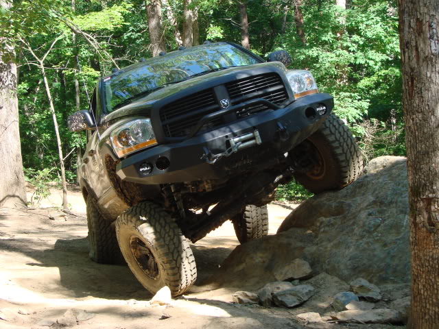 ai278.photobucket.com_albums_kk83_WHITEYBLACKPOWERWAGON_OFFROAD_20PICS_105.jpg