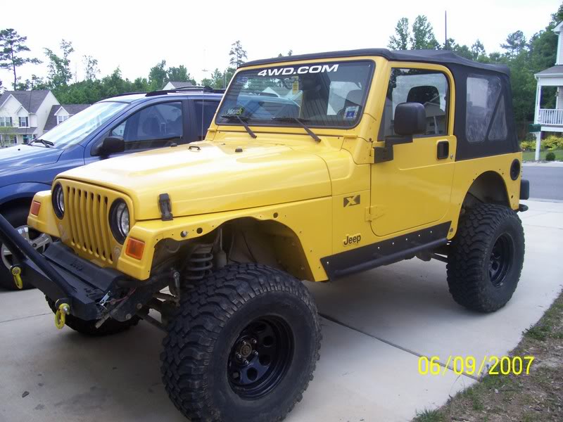 ai28.photobucket.com_albums_c235_yellow2004jeep_100_1075.jpg