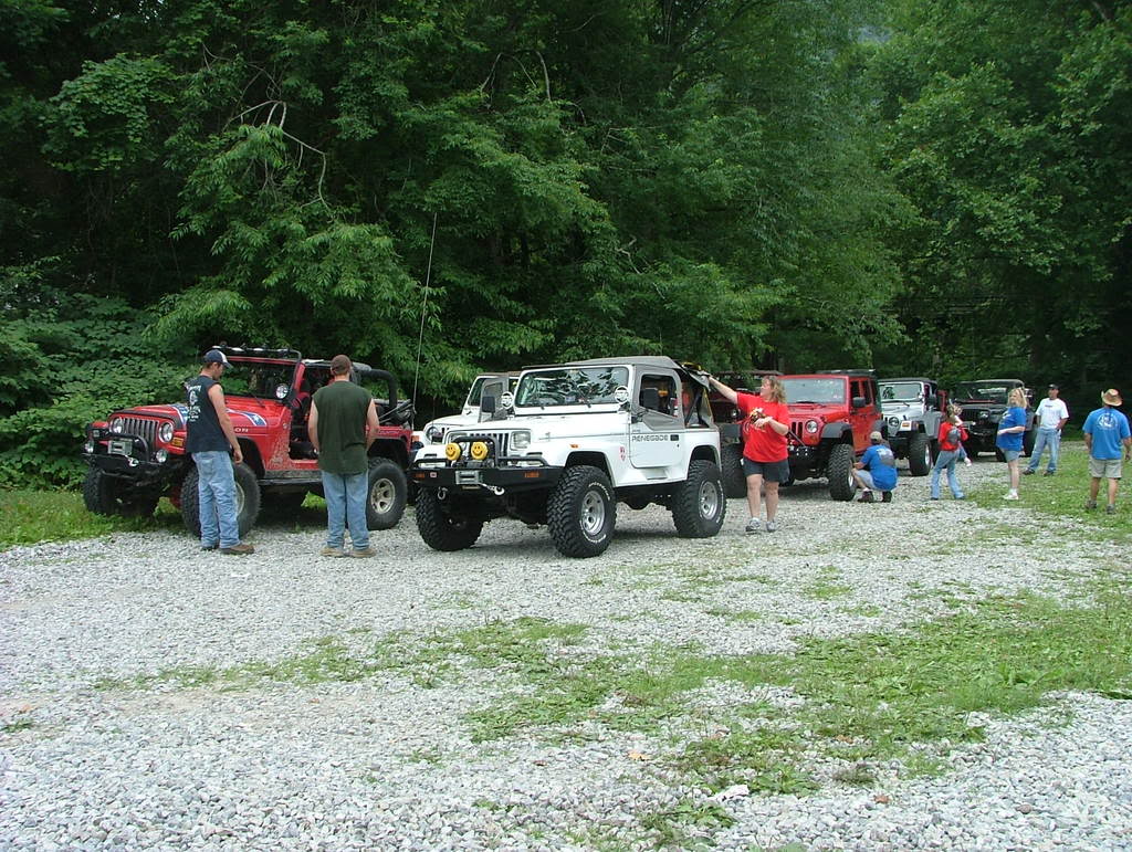 ai286.photobucket.com_albums_ll109_tsjeepcj_MOR_20Jamboree_DSCF3404.jpg
