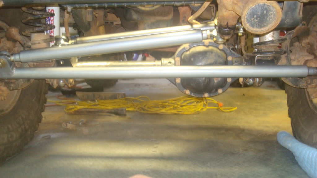 ai298.photobucket.com_albums_mm279_burrellsjeep_007_1.jpg_a0fb643be4914d9a95e3c7845870206f.jpg