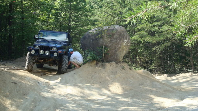 ai298.photobucket.com_albums_mm279_burrellsjeep_061.jpg_612071917d942dc9fdc05b6e22b22a6d.jpg