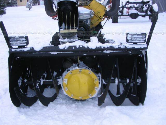 ai298.photobucket.com_albums_mm279_burrellsjeep_blower3.jpg