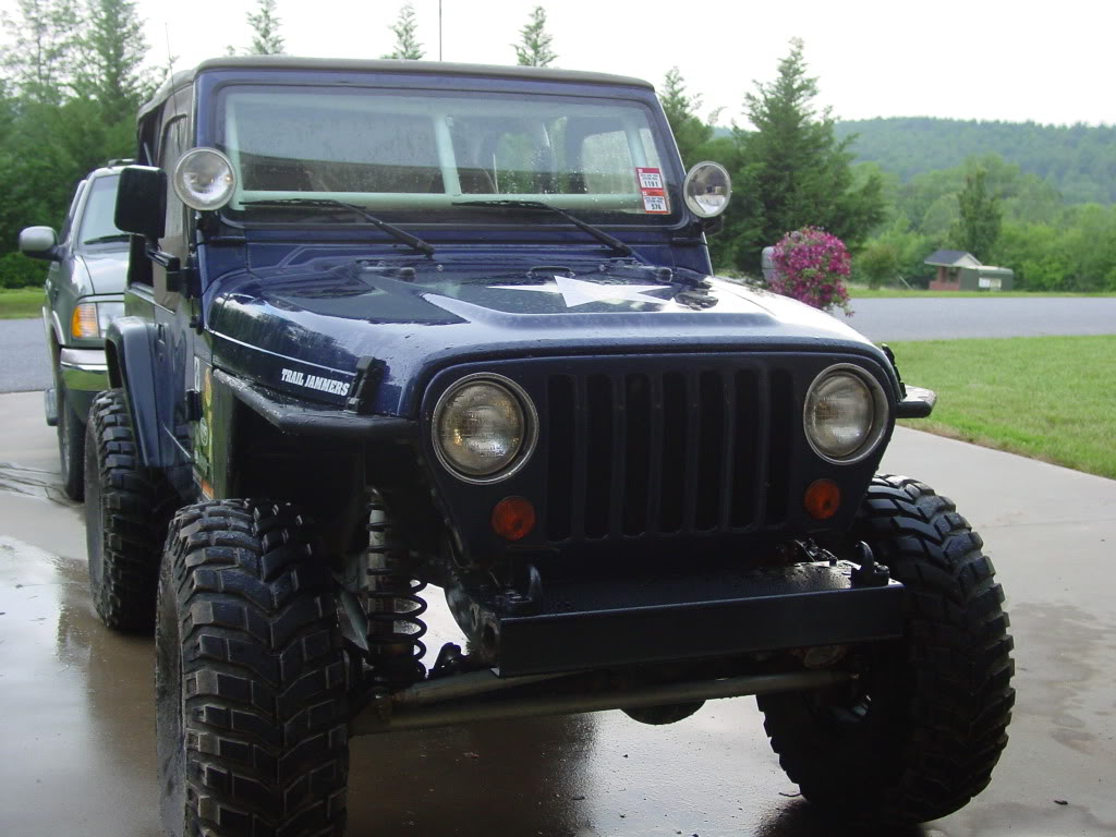 ai298.photobucket.com_albums_mm279_burrellsjeep_Linked_FendersComplete.jpg