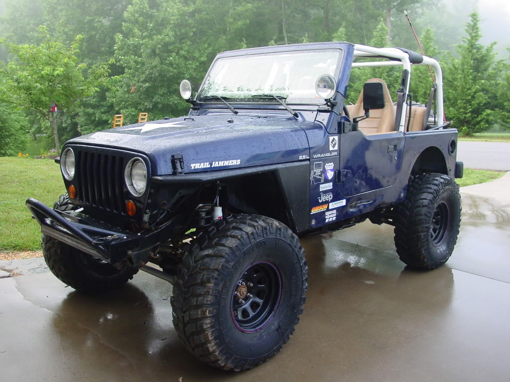 ai298.photobucket.com_albums_mm279_burrellsjeep_Linked_FinaleStance.jpg