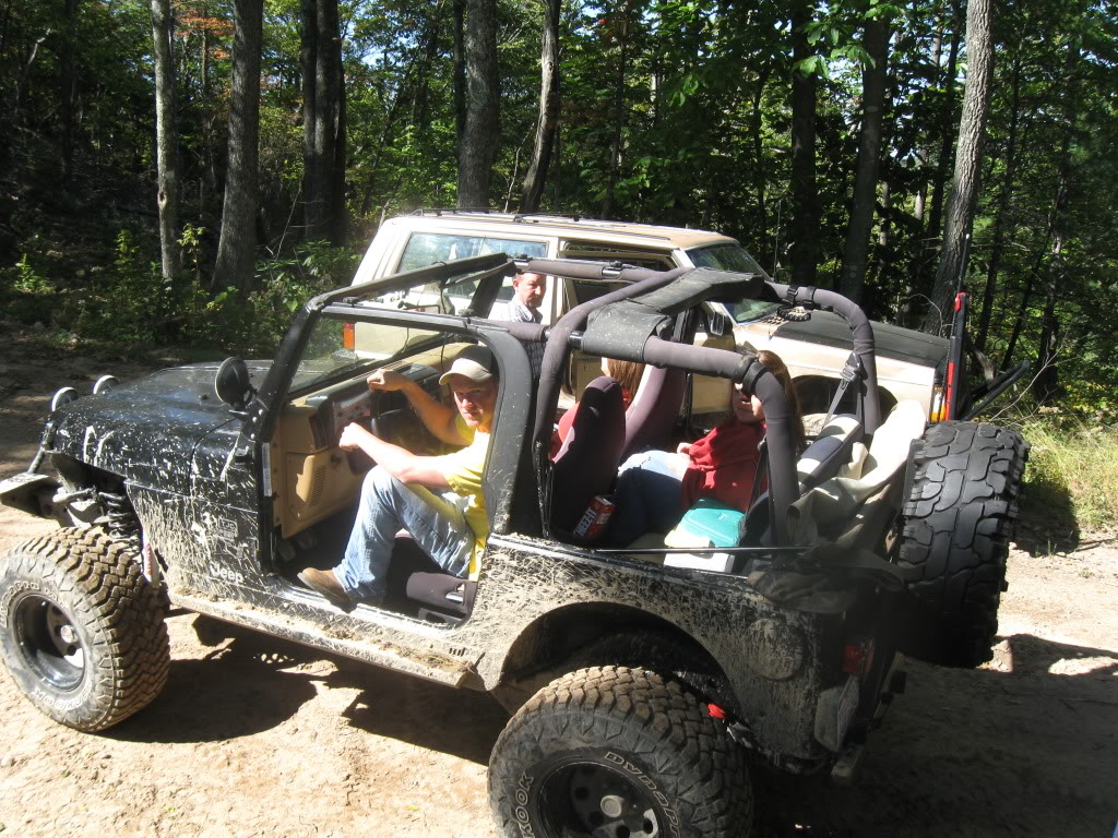 ai298.photobucket.com_albums_mm279_burrellsjeep_TJC_callytrip080.jpg